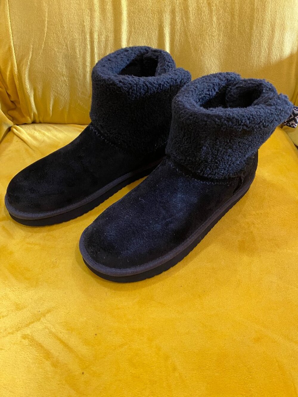 Earth Wing Black Suede Faux Fur Bow Ankle Boots Women’s 10M Cozy